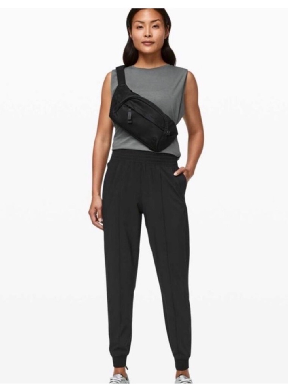 lululemon Wanderer Black Women’s Jogger Pants Size 6